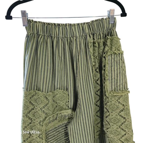 Green Striped Women's Cropped Pants With Ruffules - Picture 5 of 7